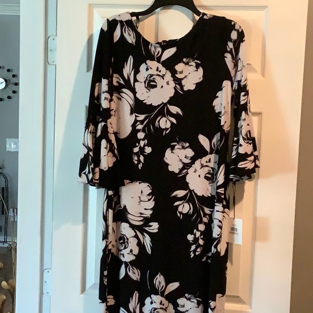 Calvin Klein dress blanket with off white flowers